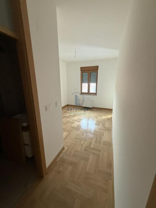 Slika 8 - Zahumska,  Lokal za izdavanje, 130m2, 2.000€