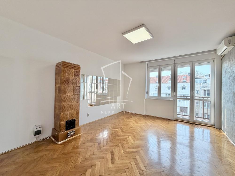 Slika 1 - Cara Dušana, Dvosoban stan na prodaju, 61m2, 289.000€