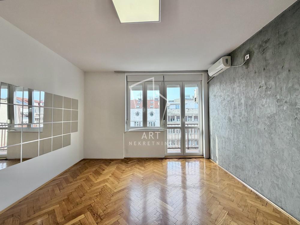 Glavna slika -Cara Dušana, Dvosoban stan na prodaju, 61m2, 289.000€