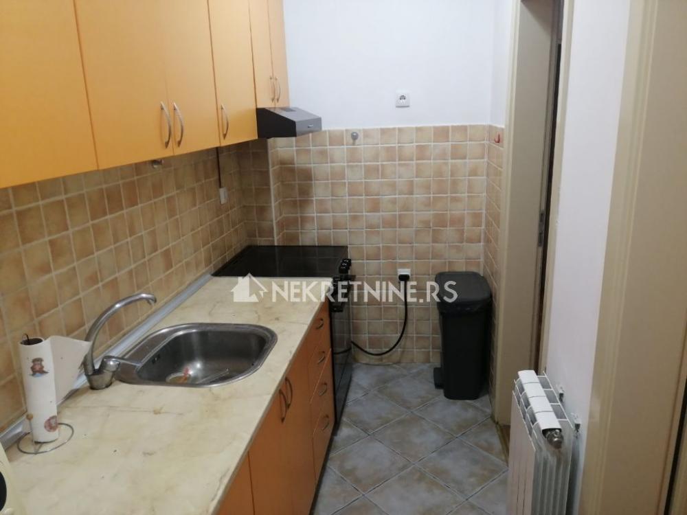 Slika 6 - Južni Bulevar, Trosoban stan za izdavanje, 60m2, 700€