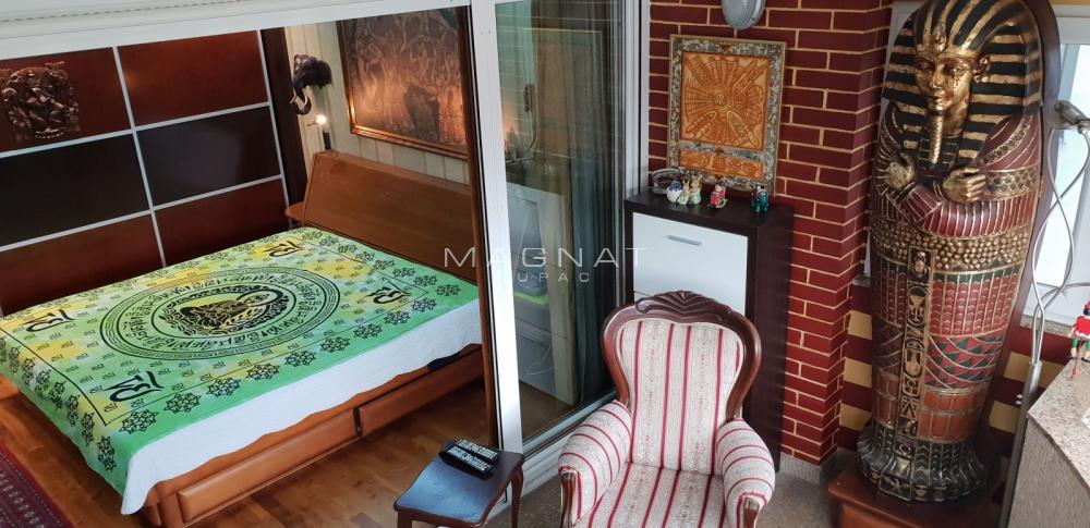 Slika 8 - Otona Župančiča, Petosoban stan za izdavanje, 200m2, 1.300€