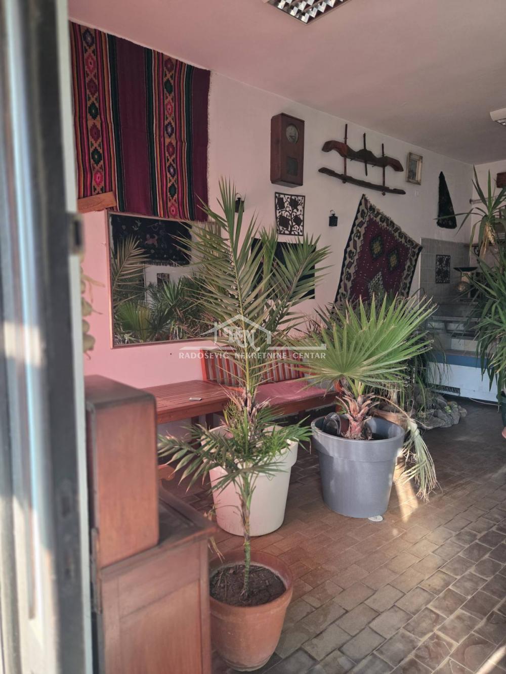 Slika 2 - Jumbina,  Lokal za izdavanje, 42m2, 400€