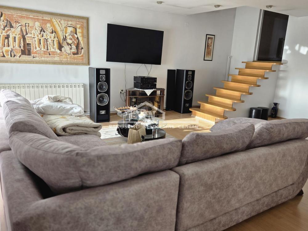 Slika 2 - Jumbina, Petoiposoban stan za izdavanje, 200m2, 1.000€