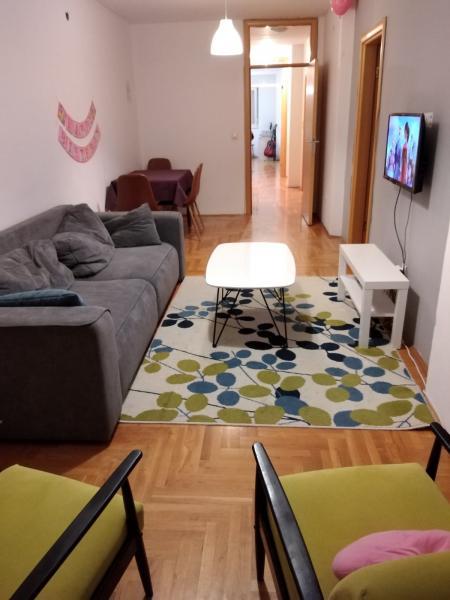 Glavna slika -Četvorosoban stan za izdavanje, 93m2, 600€