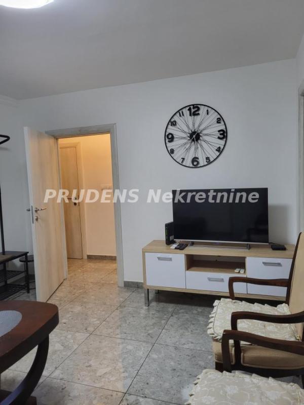 Slika 2 - Trosoban stan za izdavanje, 70m2, 700€