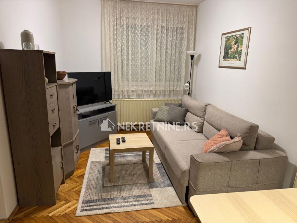 Glavna slika -Ustanička, Četvorosoban stan za izdavanje, 79m2, 750€