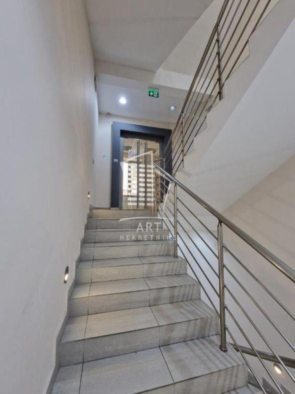 Slika 11 - Brankova,  Lokal za izdavanje, 179m2, 2.800€