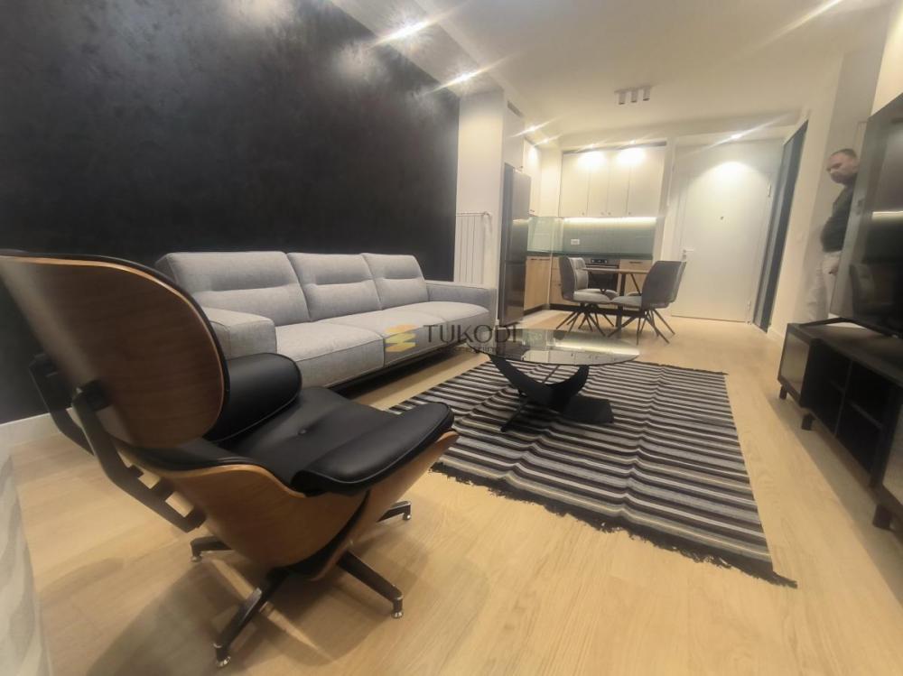 Glavna slika -Dvoiposoban stan za izdavanje, 75m2, 1.600€