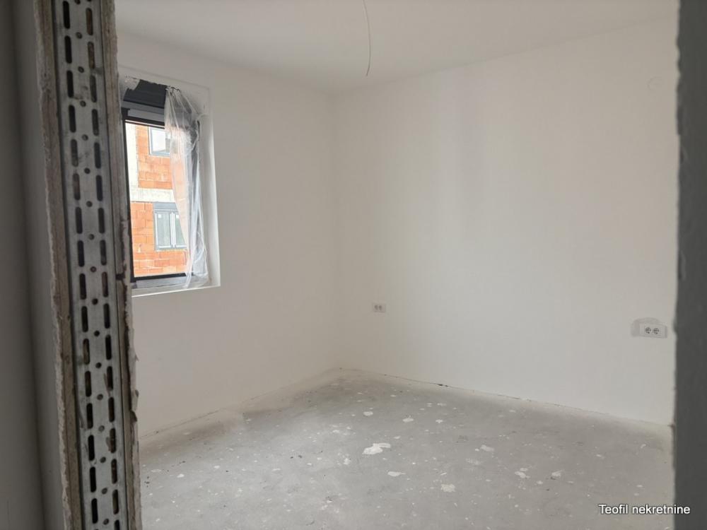 Slika 4 - Nine Kirsanove, Dvoiposoban stan na prodaju, 56m2, 125.000€