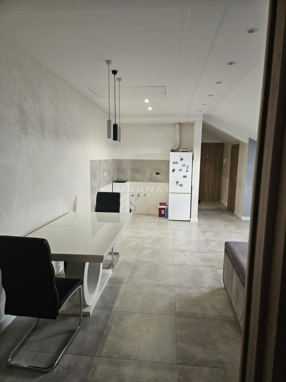 Slika 10 - Ugrinovački put, Trosoban stan na prodaju, 59m2, 159.000€