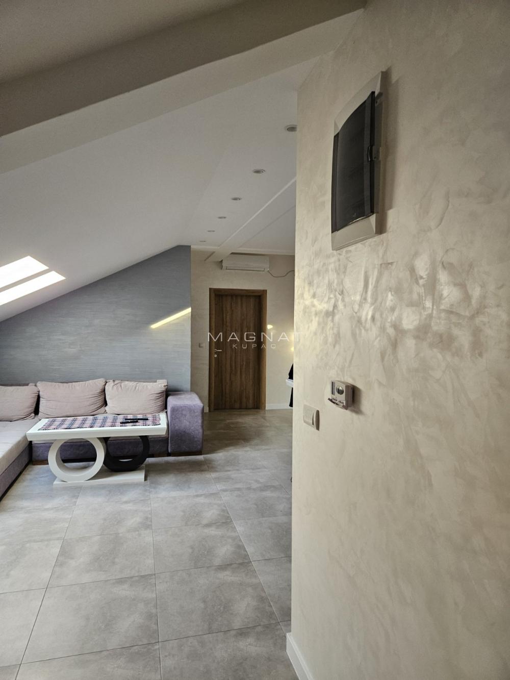 Slika 1 - Ugrinovački put, Trosoban stan na prodaju, 59m2, 159.000€