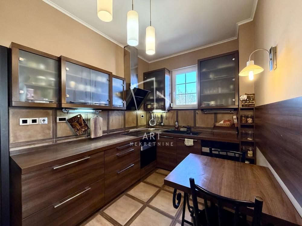 Slika 4 - Gordane Kosanović, Kuća na prodaju, 510m2, 520.000€