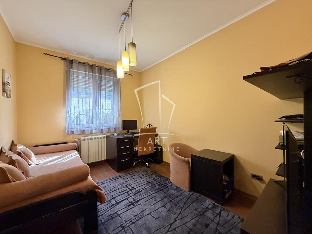 Slika 6 - Gordane Kosanović, Kuća na prodaju, 510m2, 520.000€