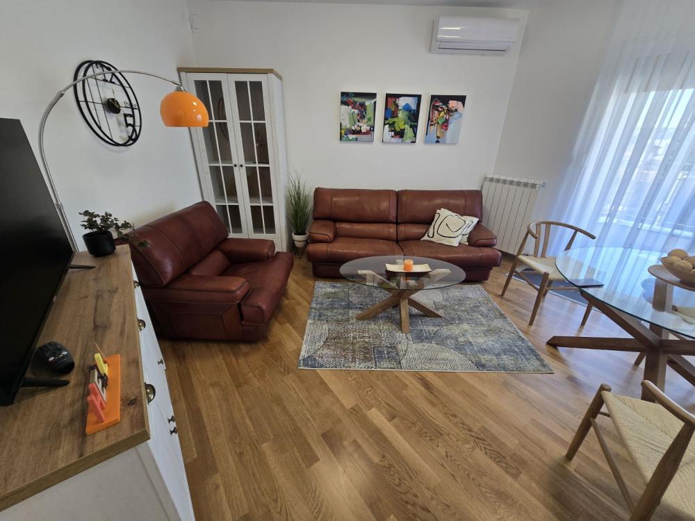 Slika 1 - Tetovska, Dvosoban stan za izdavanje, 43m2, 650€