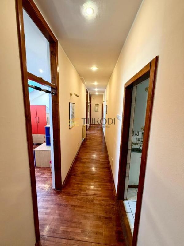 Slika 10 - Petosoban stan za izdavanje, 210m2, 1.950€