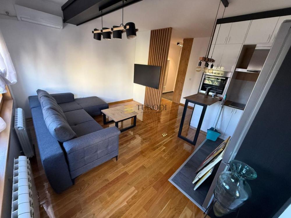 Glavna slika -Dvoiposoban stan za izdavanje, 56m2, 1.100€