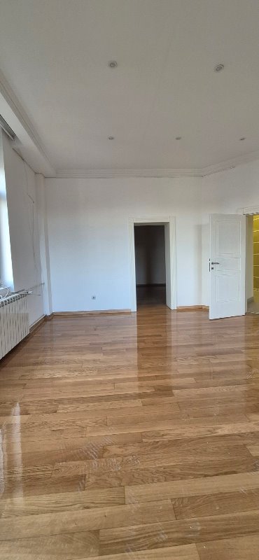 Slika 8 - Bulevar kralja Aleksandra,  Lokal za izdavanje, 144m2, 1.990€