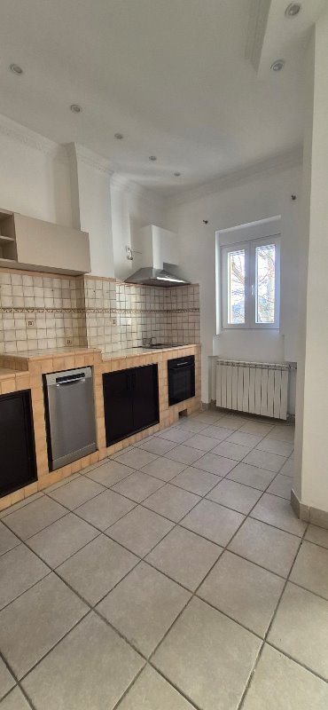 Slika 11 - Bulevar kralja Aleksandra,  Lokal za izdavanje, 144m2, 1.990€