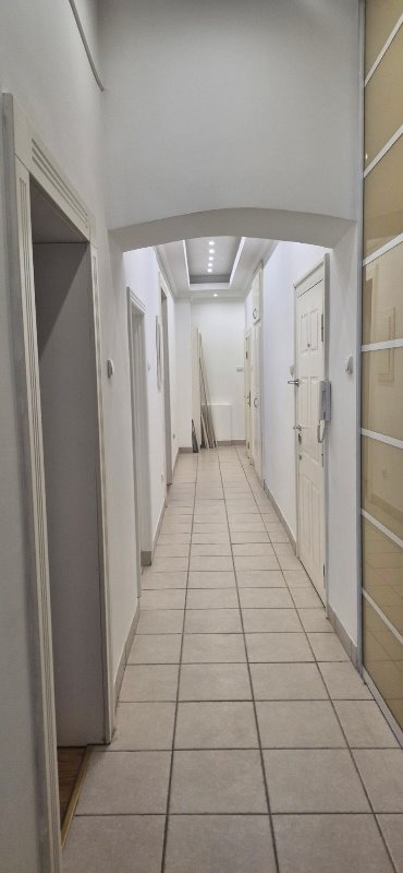 Slika 9 - Bulevar kralja Aleksandra,  Lokal za izdavanje, 144m2, 1.990€