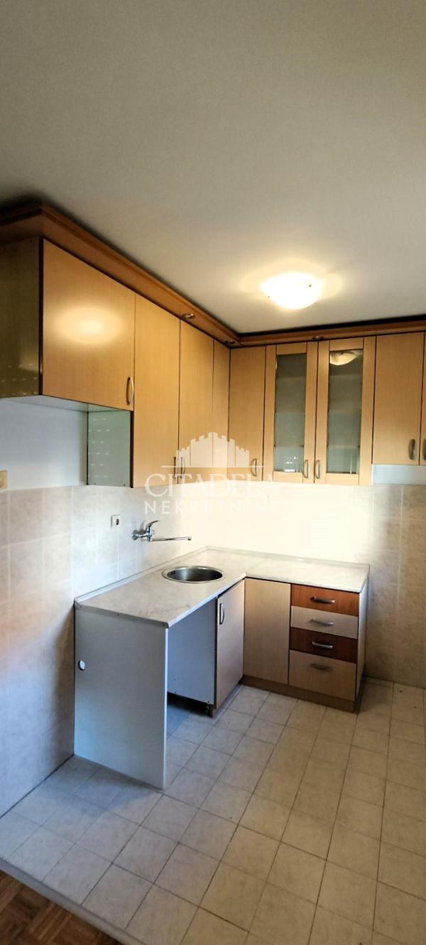 Slika 1 - Milana Bartoša, Jednoiposoban stan za izdavanje, 37m2, 250€