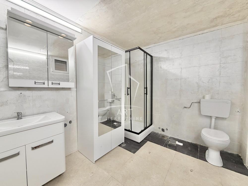 Slika 10 - Dositejeva,  Kuća za izdavanje, 324m2, 2.500€