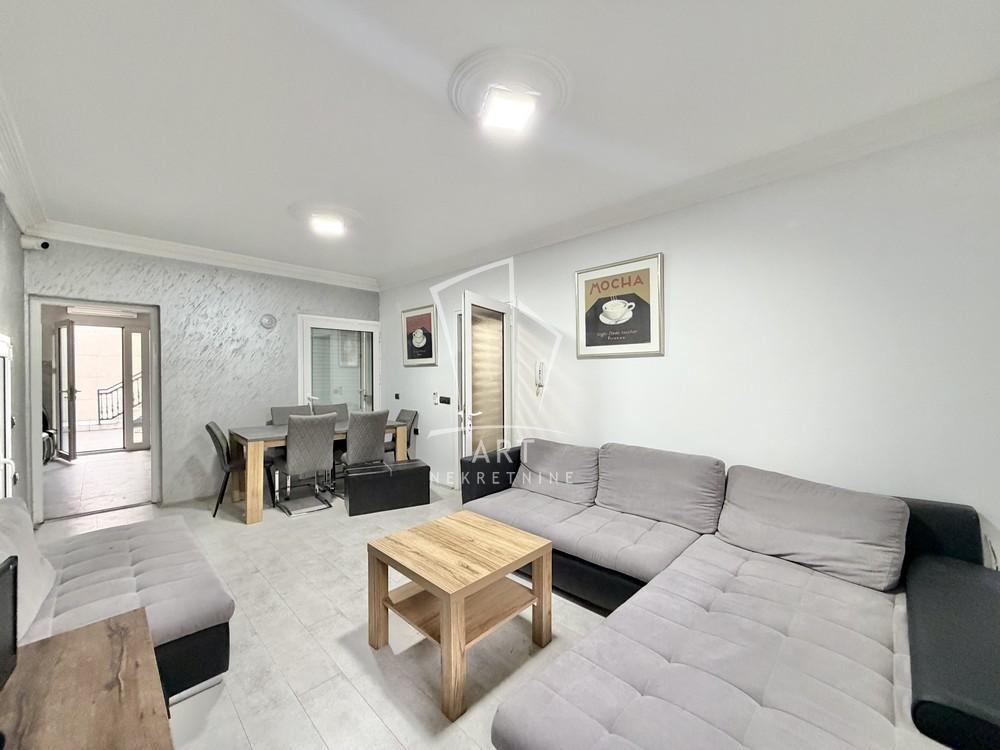 Glavna slika -Dositejeva,  Kuća za izdavanje, 324m2, 2.500€