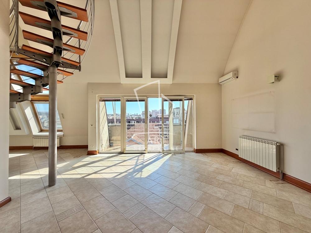 Slika 1 - Hadži Prodanova, Petosoban stan za izdavanje, 186m2, 2.000€