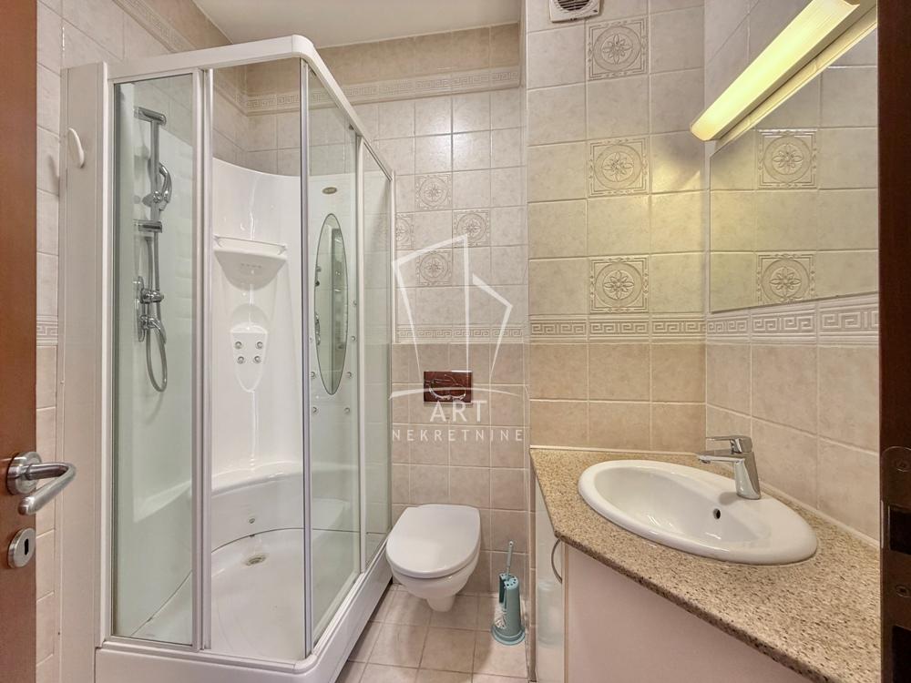 Slika 8 - Hadži Prodanova, Petosoban stan za izdavanje, 186m2, 2.000€