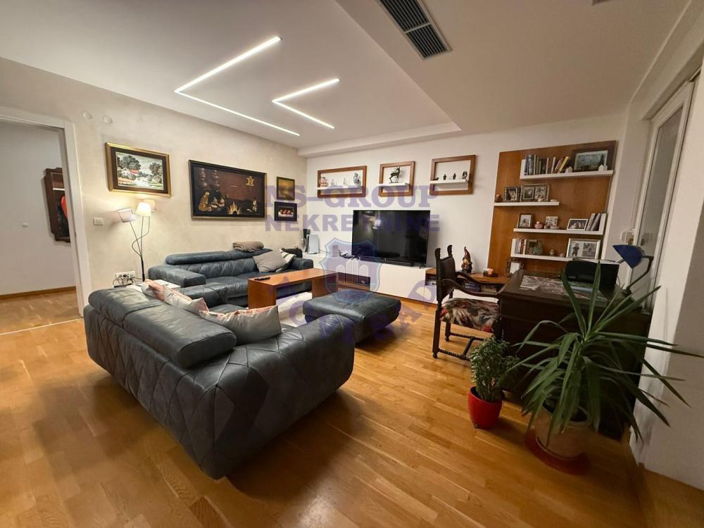 Slika 1 - Četvorosoban stan na prodaju, 114m2, 352.260€