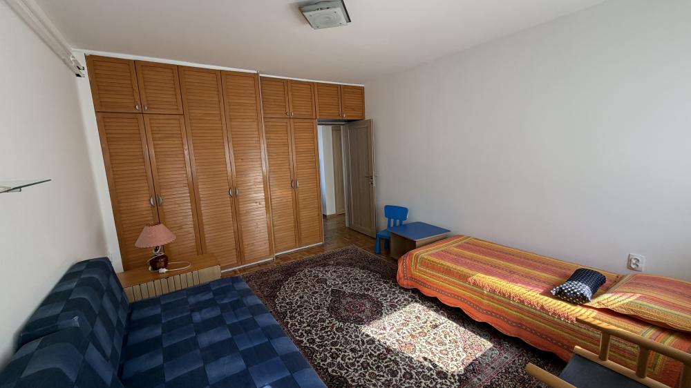 Slika 1 - Požeška, Petosoban stan za izdavanje, 210m2, 1.200€