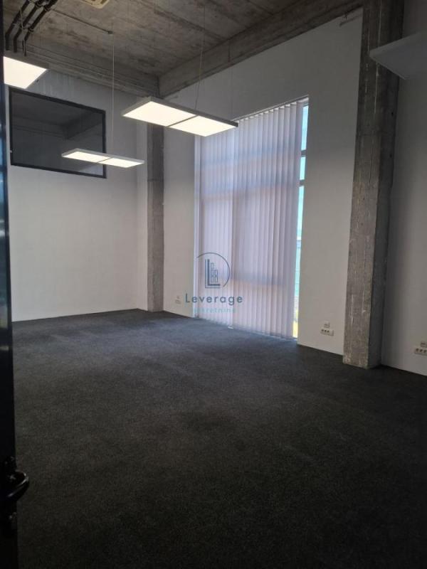 Slika 3 - Milutina Milankovića,  Lokal za izdavanje, 935m2, 16.830€