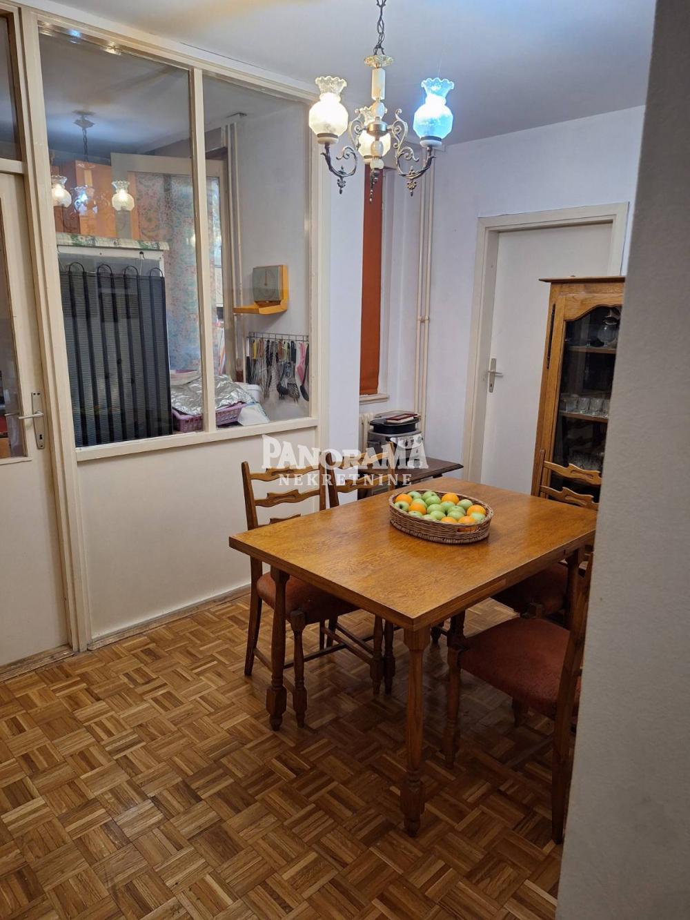 Slika 5 - Pere Velimirovića, Četvorosoban stan na prodaju, 83m2, 219.900€