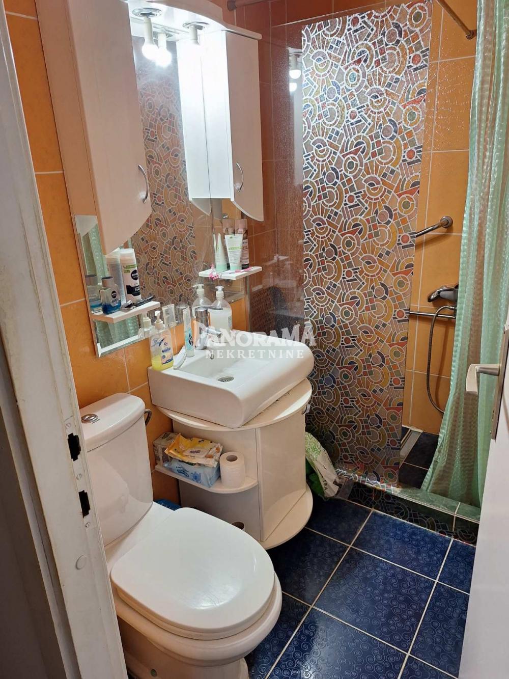 Slika 10 - Pere Velimirovića, Četvorosoban stan na prodaju, 83m2, 219.900€