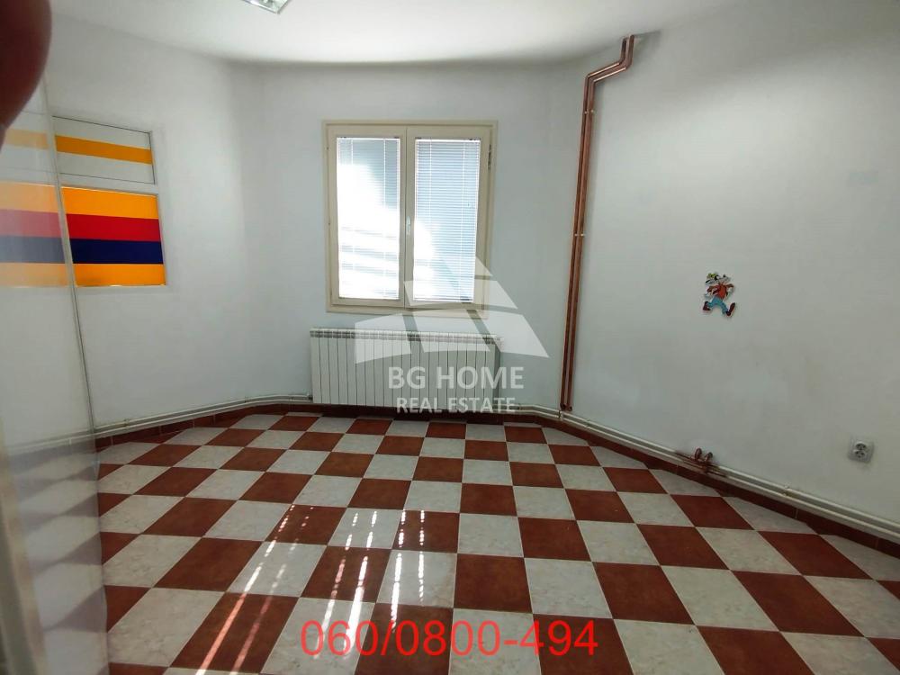 Slika 5 - Milana Uzelca,  Lokal za izdavanje, 131m2, 850€