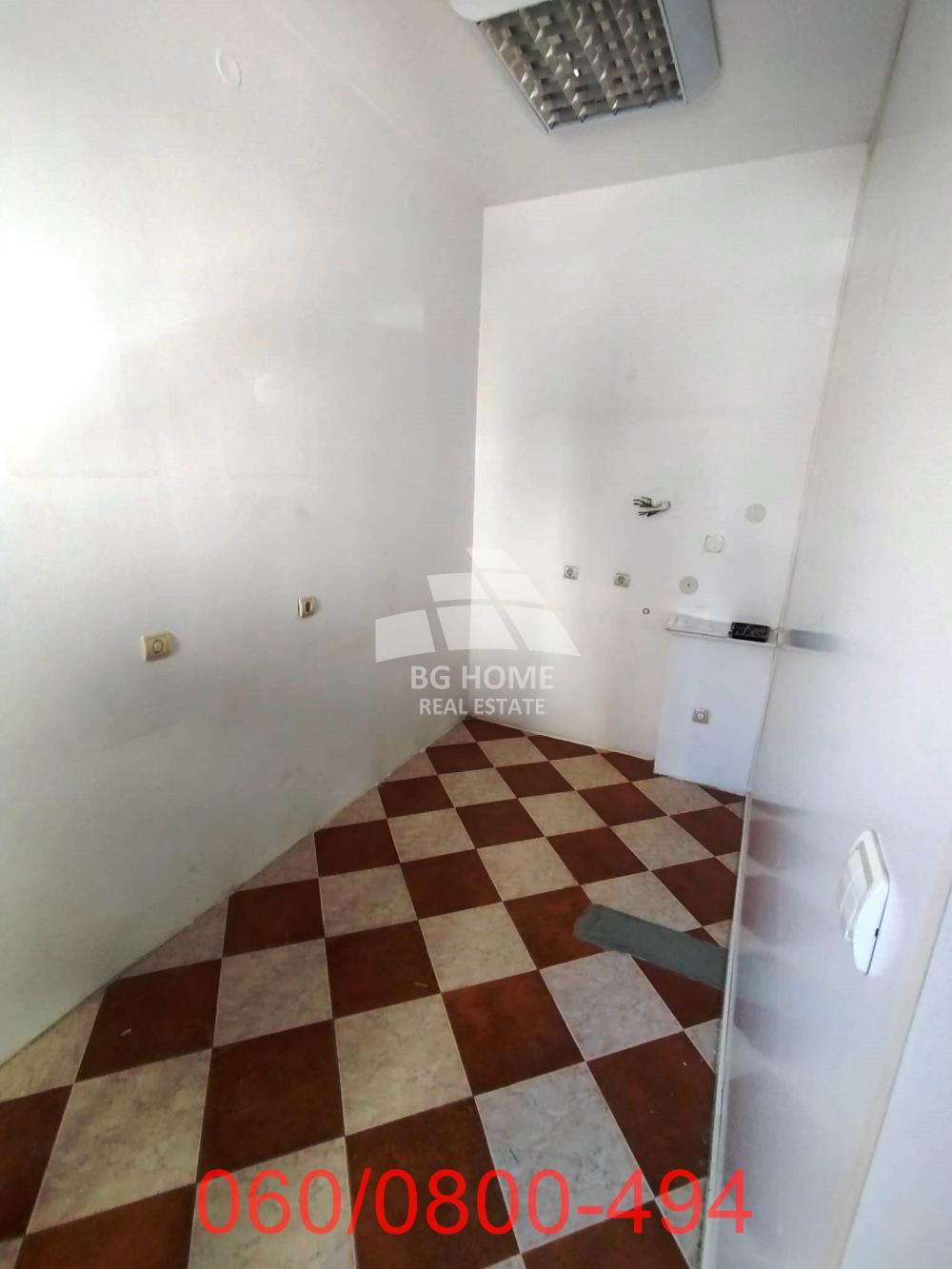 Slika 8 - Milana Uzelca,  Lokal za izdavanje, 131m2, 850€