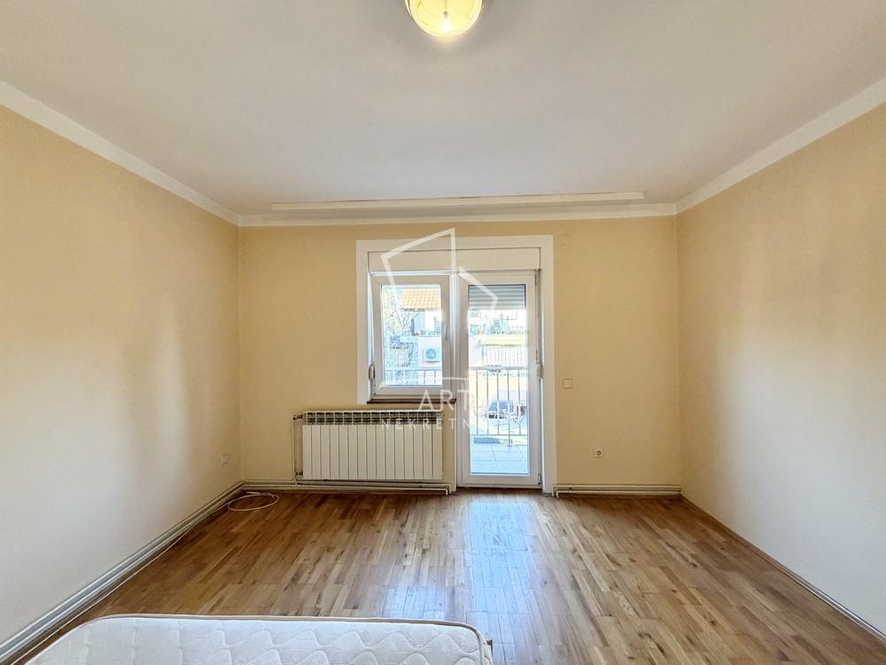 Slika 9 - Rospi Ćuprija,  Kuća za izdavanje, 340m2, 1.350€