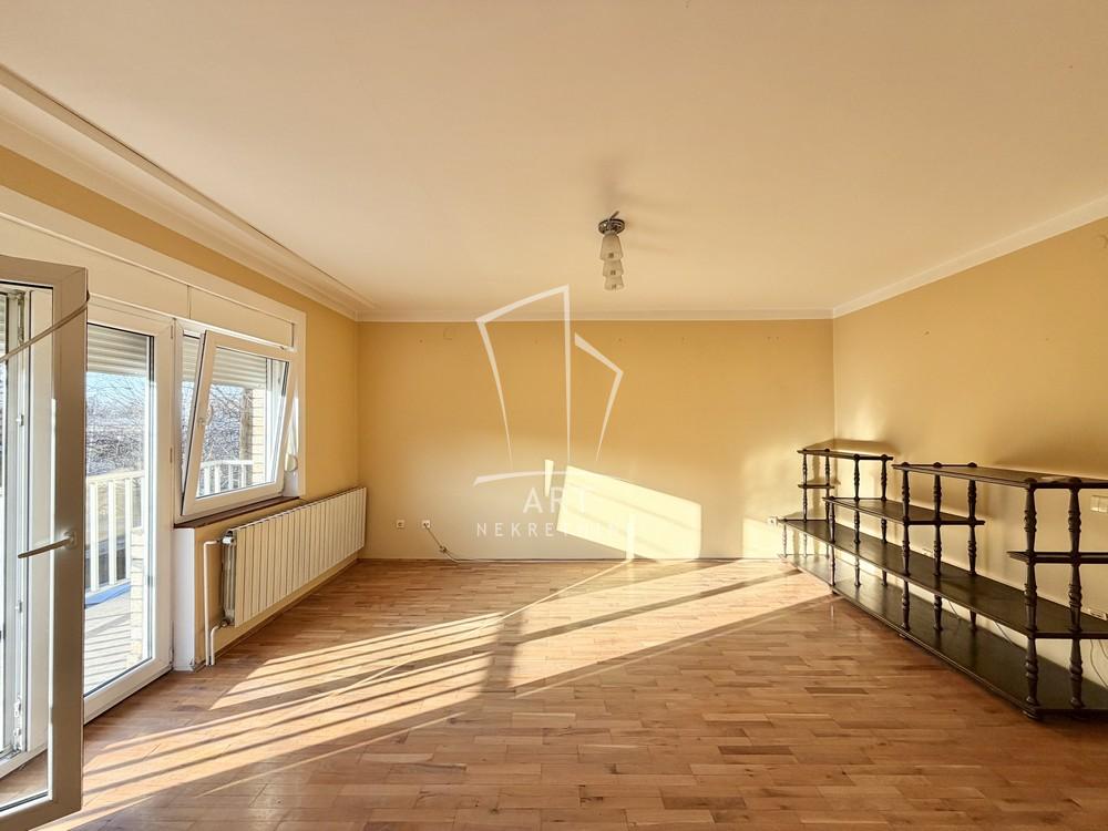 Slika 3 - Rospi Ćuprija,  Kuća za izdavanje, 340m2, 1.350€