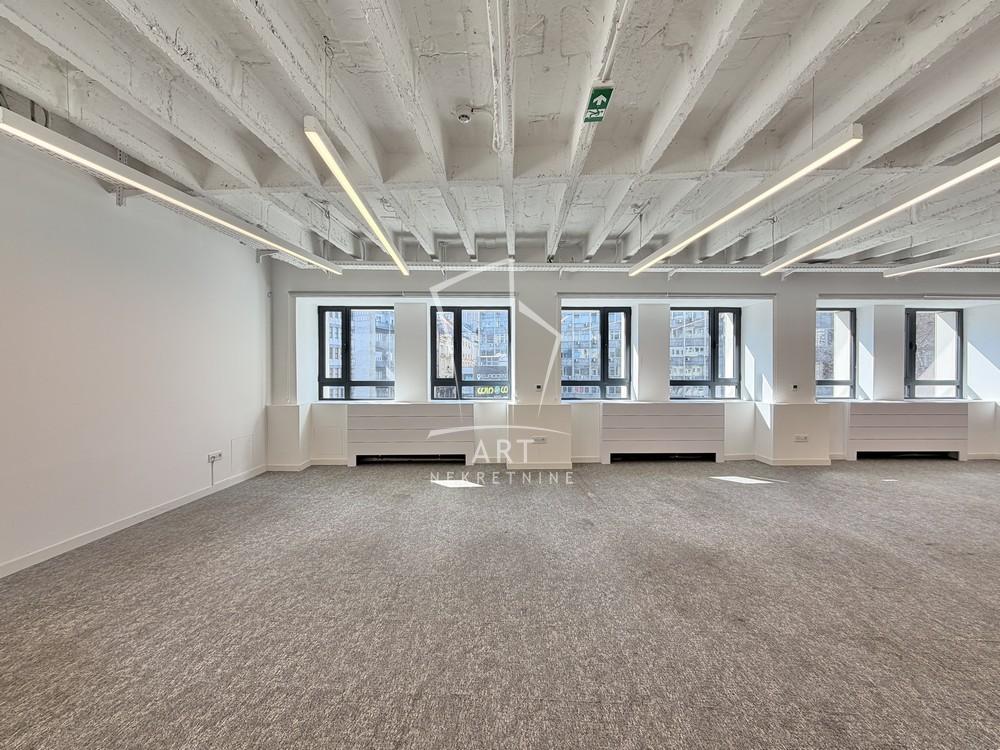 Slika 1 - Dečanska,  Lokal za izdavanje, 268m2, 4.930€