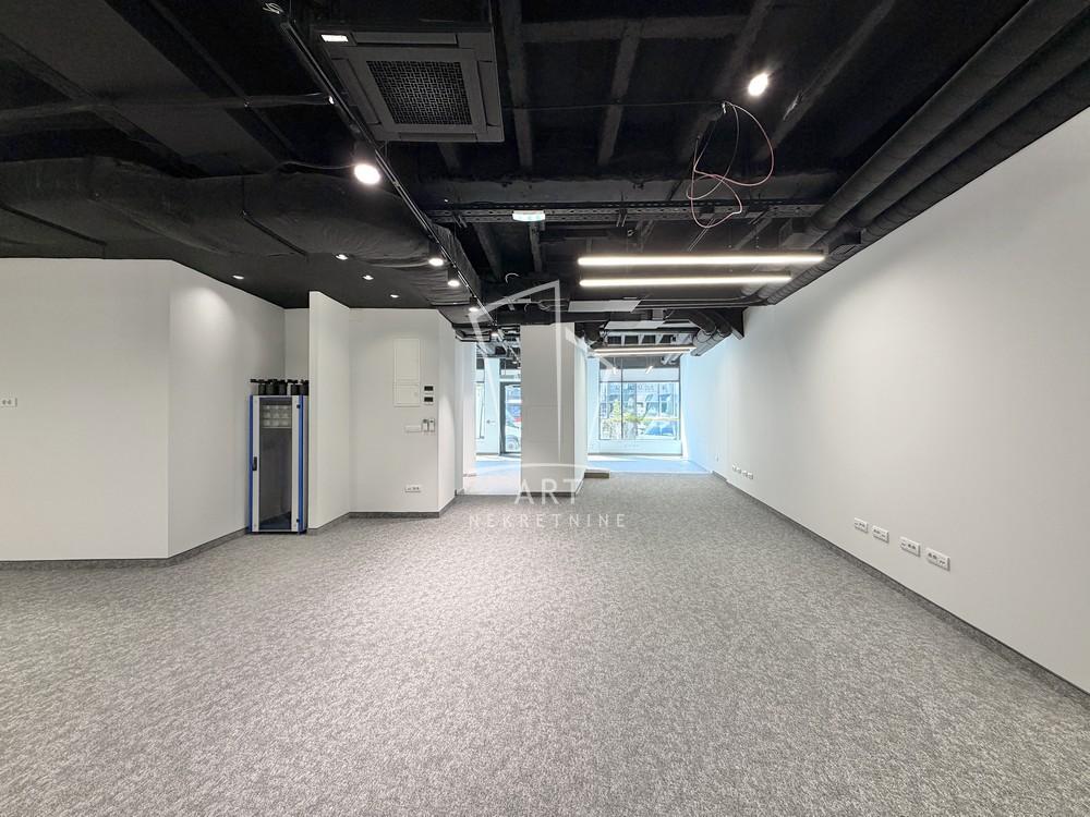 Slika 5 - Dečanska,  Lokal za izdavanje, 252m2, 4.290€