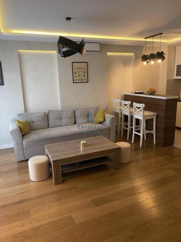 Slika 1 - Braće Radovanović, Dvoiposoban stan za izdavanje, 56m2, 900€