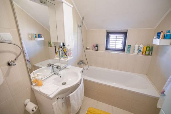 Slika 4 -  Kuća na prodaju, 220m2, 216.300€