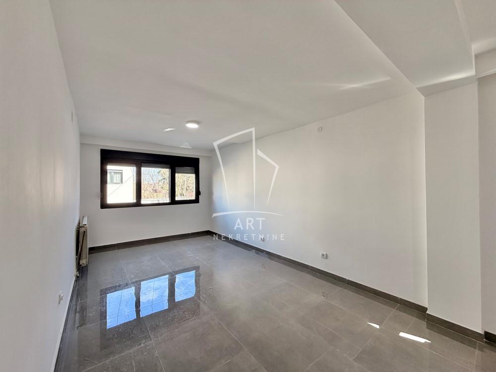 Slika 3 - Dušana Petrovića Šaneta, Kuća na prodaju, 255m2, 190.000€