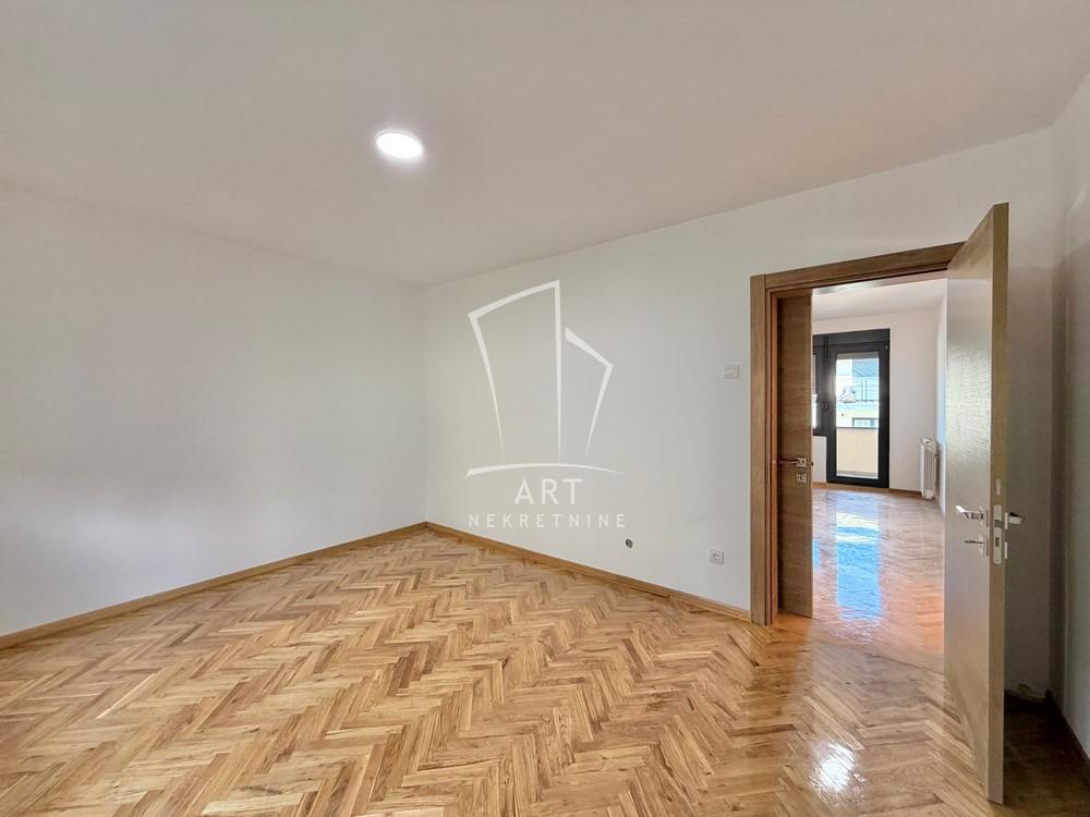 Slika 5 - Dušana Petrovića Šaneta, Kuća na prodaju, 255m2, 190.000€