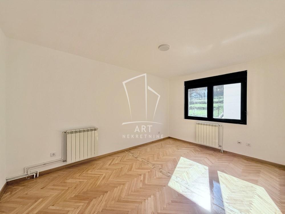 Slika 7 - Dušana Petrovića Šaneta, Kuća na prodaju, 255m2, 190.000€