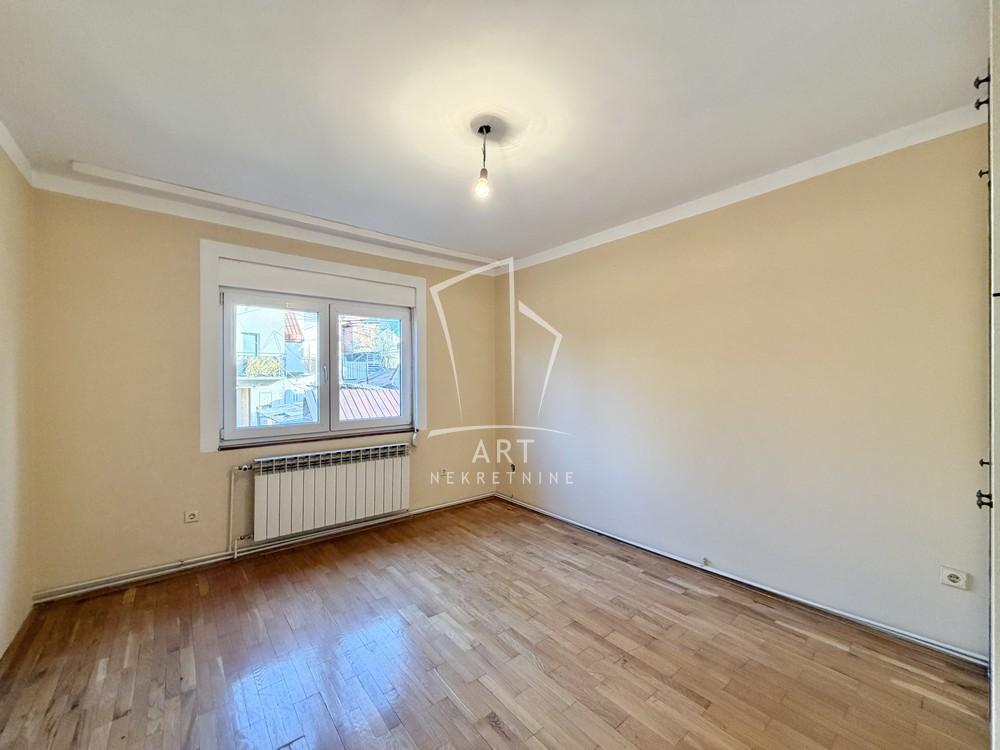 Slika 6 - Rospi Ćuprija,  Kuća na prodaju, 340m2, 425.000€