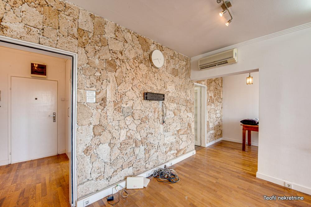 Slika 2 - Kej oslobođenja, Dvoiposoban stan na prodaju, 78m2, 280.000€