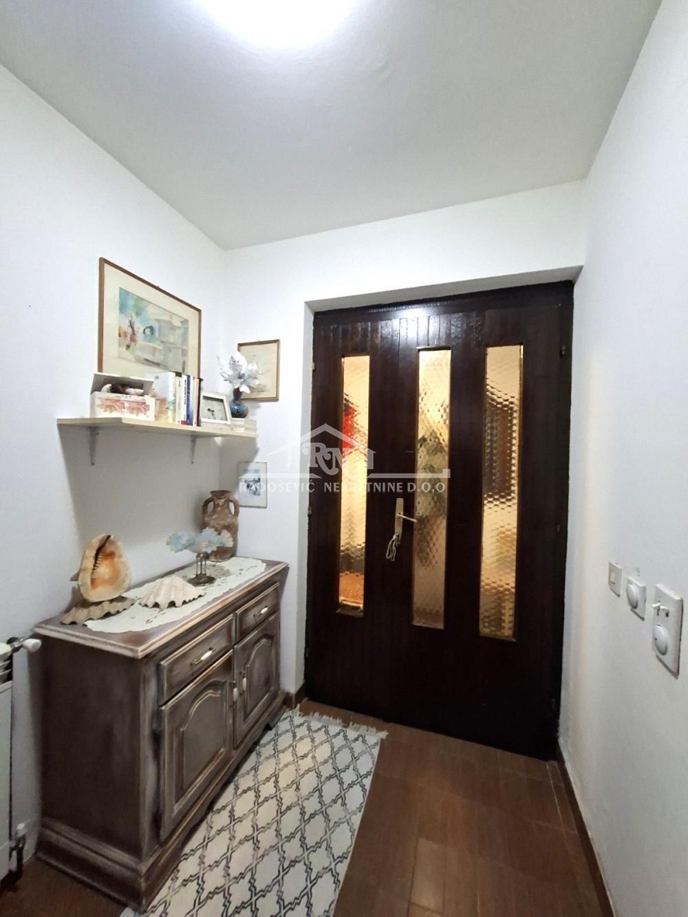 Slika 4 - Put za pećinu,  Kuća na prodaju, 208m2, 125.000€