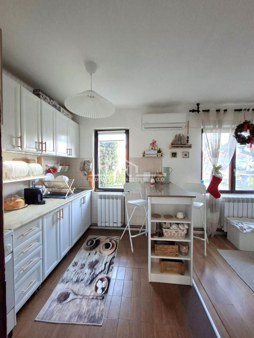 Slika 8 - Put za pećinu,  Kuća na prodaju, 208m2, 125.000€