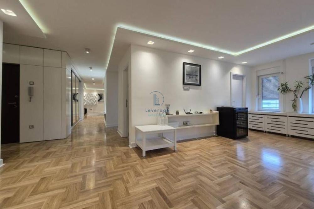 Slika 1 - Gospodar Jovanova, Petosoban stan za izdavanje, 150m2, 2.200€