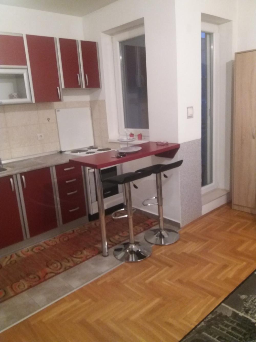 Glavna slika -heroja pinkija,  Stan za izdavanje, 25m2, 300€